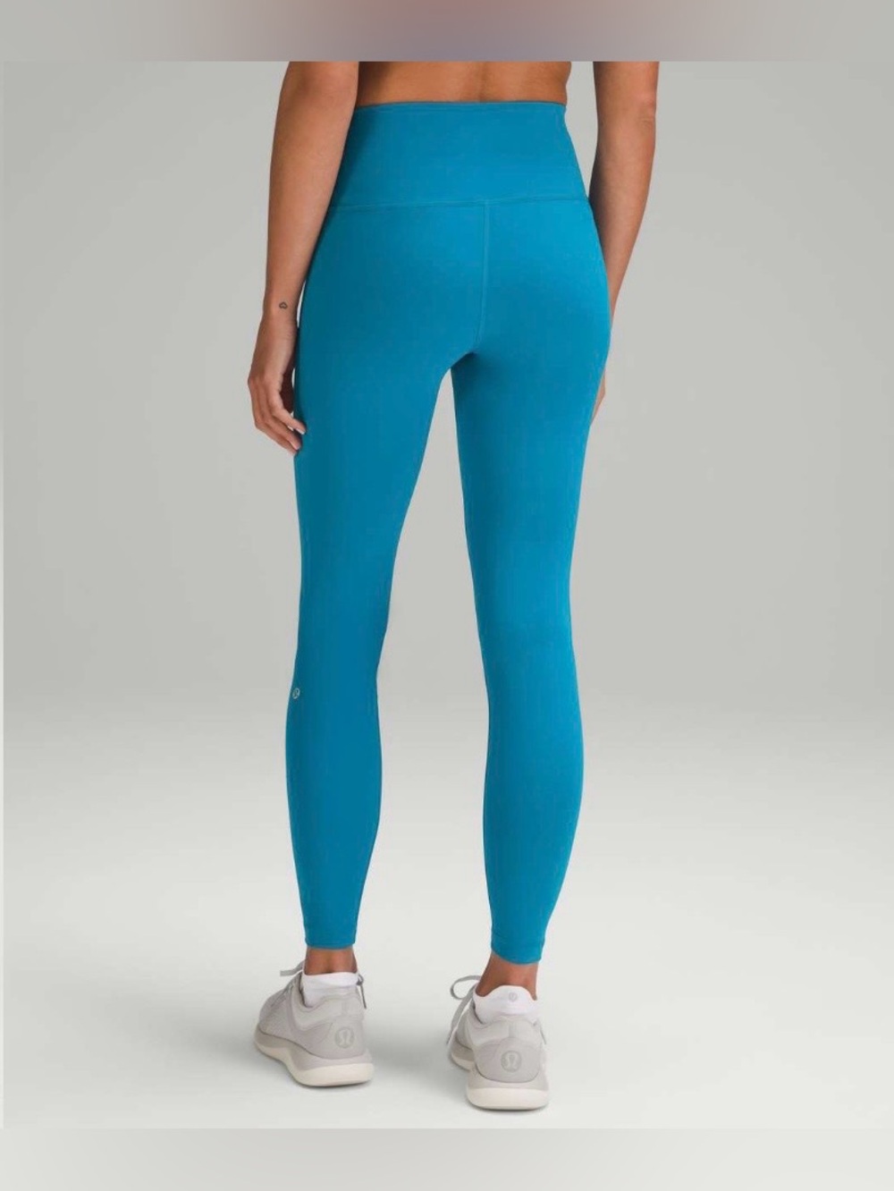 Lululemon women’s Hawaiian blue wunder train high rise  28” leggings size 12